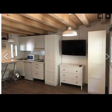 Апартаменты Mini Piso Con Escaleras Барселона Экстерьер фото
