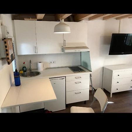 Апартаменты Mini Piso Con Escaleras Барселона Экстерьер фото